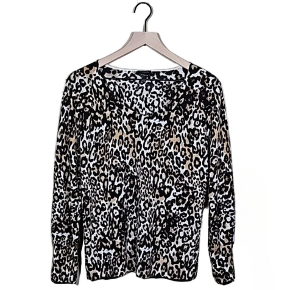 Talbots Womens size L 100% Merino Wool V-Neck Sweater Leopard Print Pullover